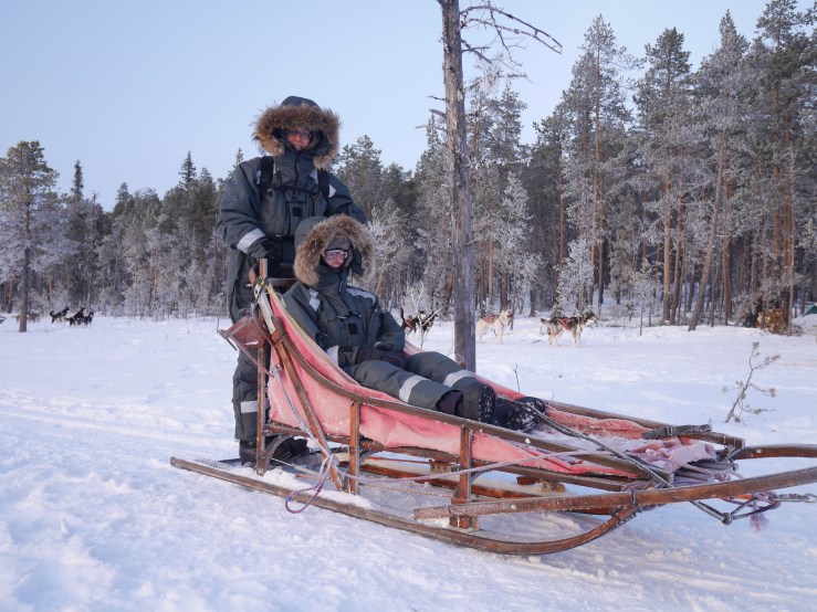 Dog_sledding_Lapland_1.jpg